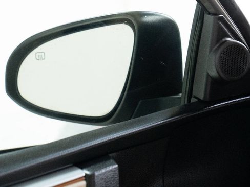 Used 2016 Toyota Corolla LE image 11