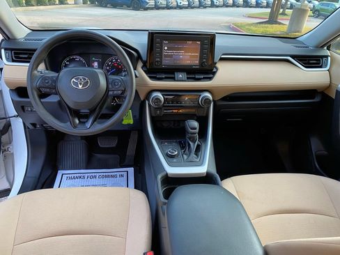 Used 2021 Toyota RAV4 LE AWD/4WD image 30