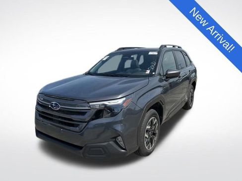 Used 2025 Subaru Forester Premium AWD/4WD image 3