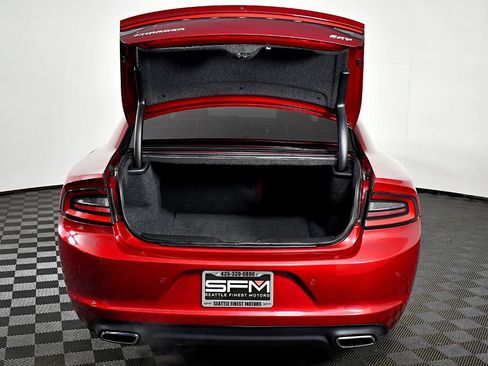 Used 2018 Dodge Charger SXT image 38