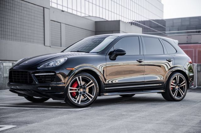 Used 2014 Porsche Cayenne GTS AWD/4WD image 34