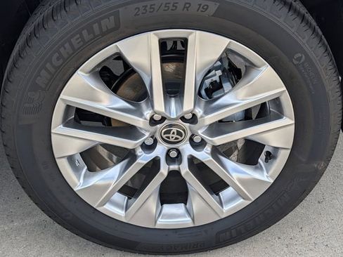 Certified 2025 Toyota RAV4 XLE Premium image 35