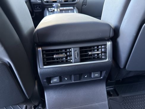 Used 2024 Lexus GX 550 AWD/4WD image 15