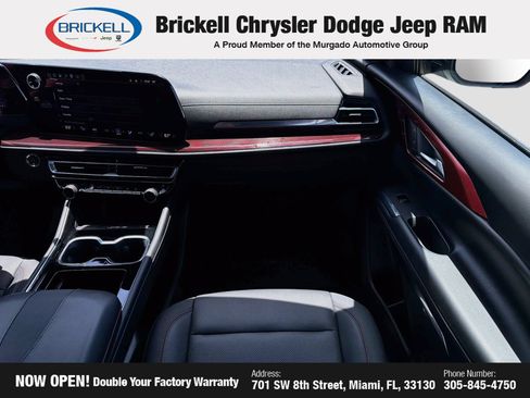 Used 2025 Chevrolet Traverse Z71 AWD/4WD image 18