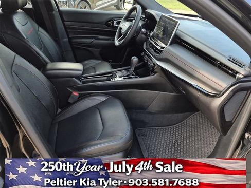Used 2025 Jeep Compass Trailhawk w/ Trailhawk Elite Group AWD/4WD image 12