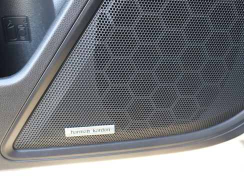 Used 2020 Subaru Outback Limited image 17