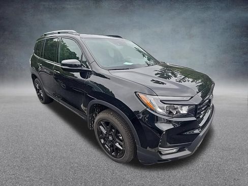 Used 2024 Honda Passport Black Edition image 2