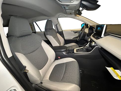 New 2025 Toyota RAV4 XLE image 15