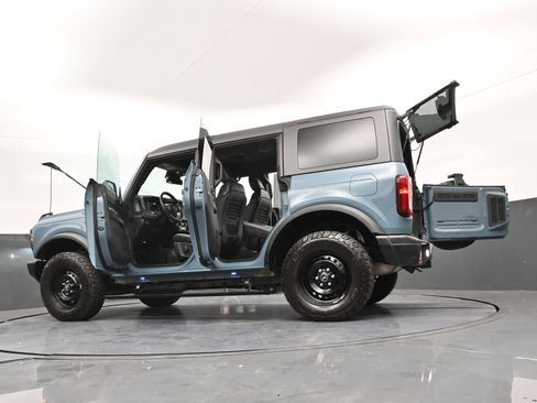 Used 2022 Ford Bronco Black Diamond image 48