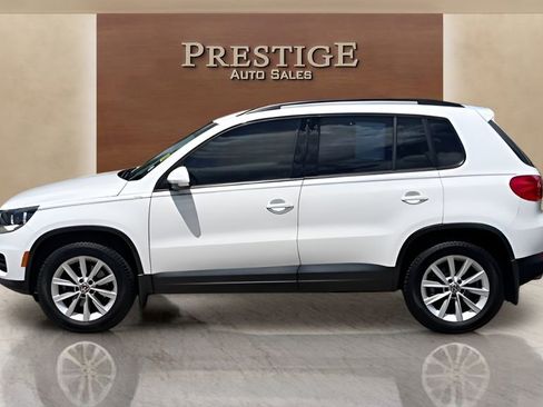 Used 2017 Volkswagen Tiguan Limited w/ Premium Package FWD image 2