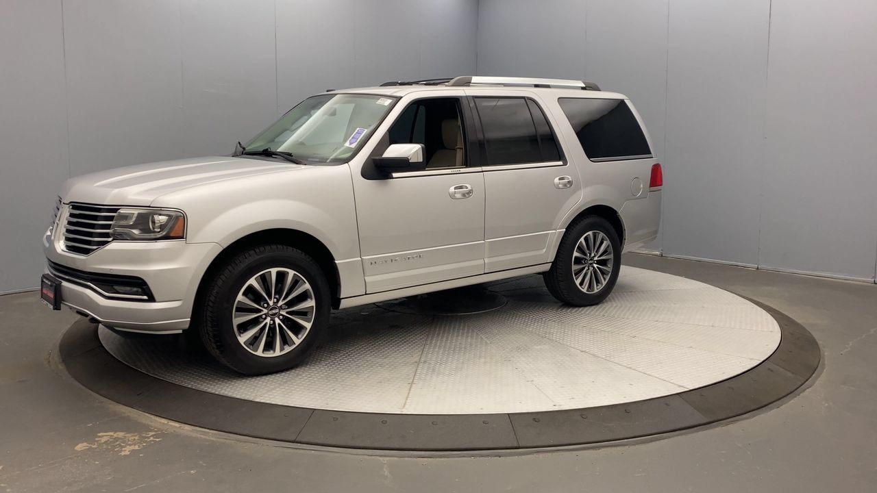 Used 2017 Lincoln Navigator Select AWD/4WD image 9