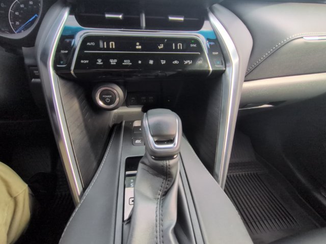 Used 2023 Toyota Venza XLE AWD/4WD image 21