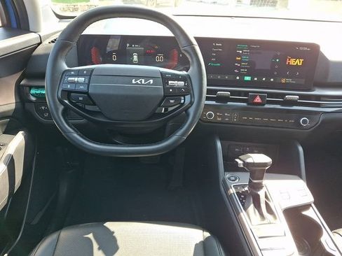 Certified 2026 Kia Sportage EX w/ EX Panorama Roof Package image 11