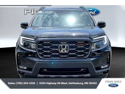 Used 2023 Honda Passport TrailSport image 3