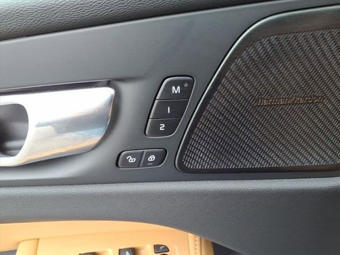 Used 2021 Volvo XC60 T5 Inscription w/ Protection Package Premier image 17