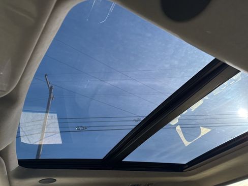 Used 2025 Ford F350 Platinum w/ Platinum Plus Package image 16