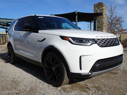 New 2025 Land Rover Discovery S image 13