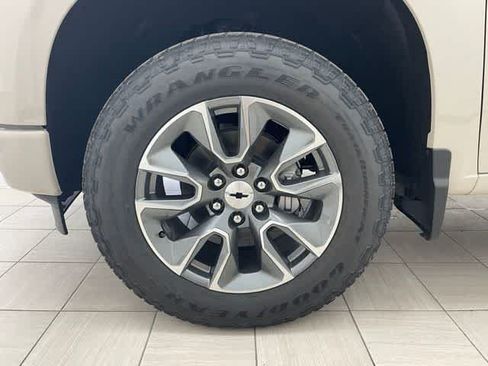 New 2026 Chevrolet Silverado 1500 RST w/ Z71 Off-Road Package AWD/4WD image 8