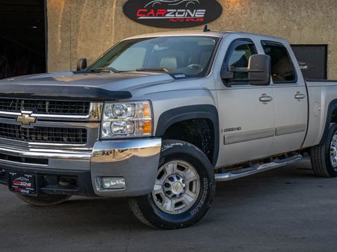 Used 2008 Chevrolet Silverado 2500 LTZ w/ Safety Package AWD/4WD image 5