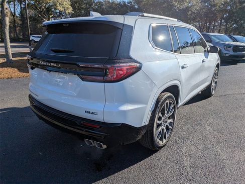 Used 2026 GMC Acadia Denali Ultimate image 4