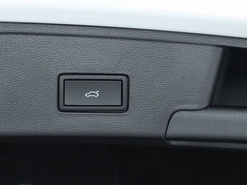 New 2026 Volkswagen Atlas Cross Sport SE image 69