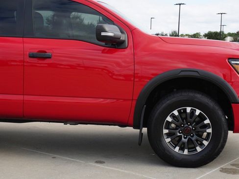 Used 2023 Nissan Titan PRO-4X w/ Pro-4x Convenience Package image 9