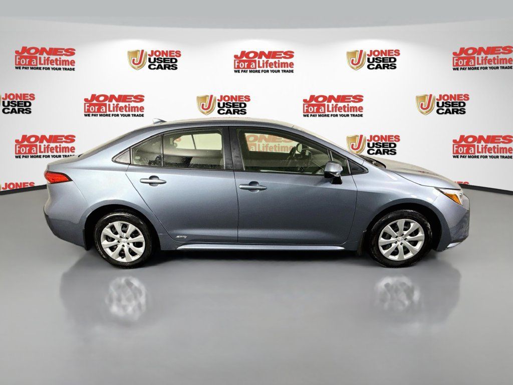 Certified 2025 Toyota Corolla LE AWD/4WD image 16