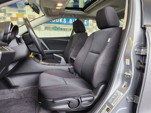 Used 2011 MAZDA MAZDA3 i Touring image 4