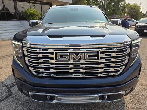 Used 2022 GMC Sierra 1500 Denali AWD/4WD image 2