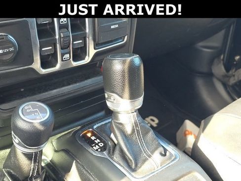 Used 2021 Jeep Wrangler Unlimited Sahara AWD/4WD image 14