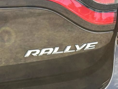 Used 2015 Dodge Charger SXT RWD image 35