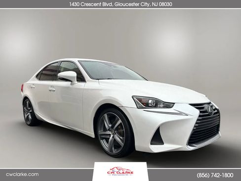 Used 2018 Lexus IS 300 AWD w/ Comfort Package image 4