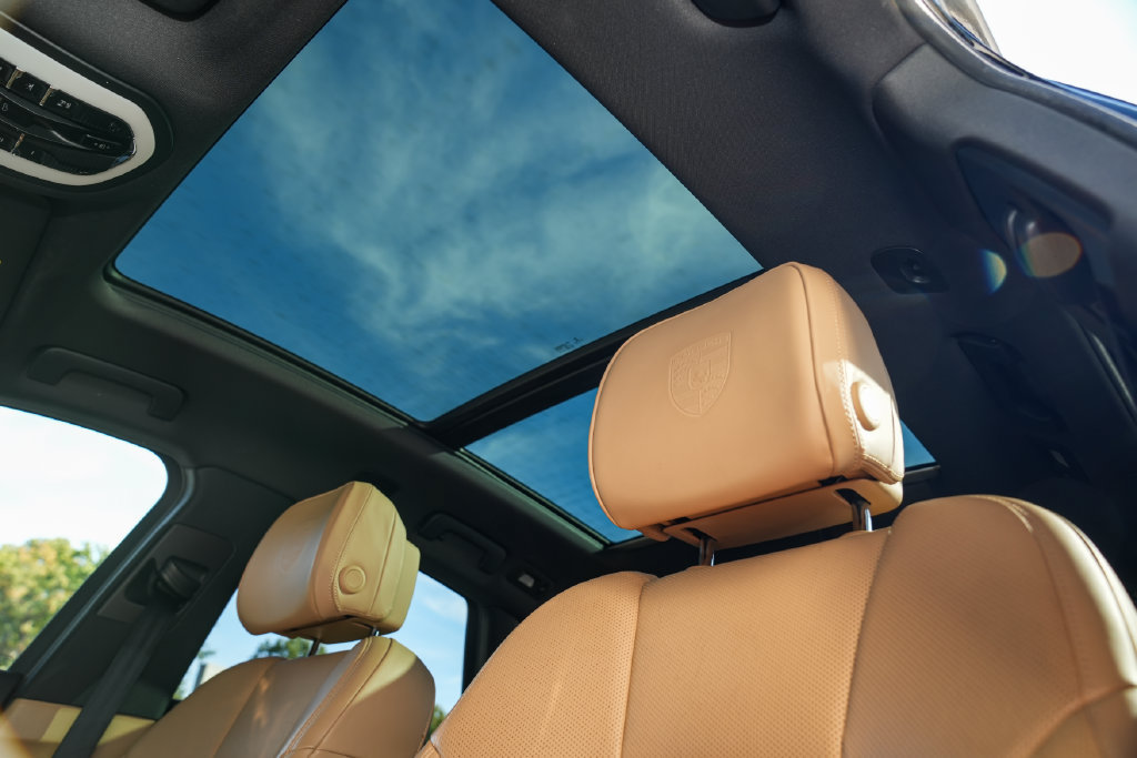 Certified 2018 Porsche Macan AWD/4WD image 23