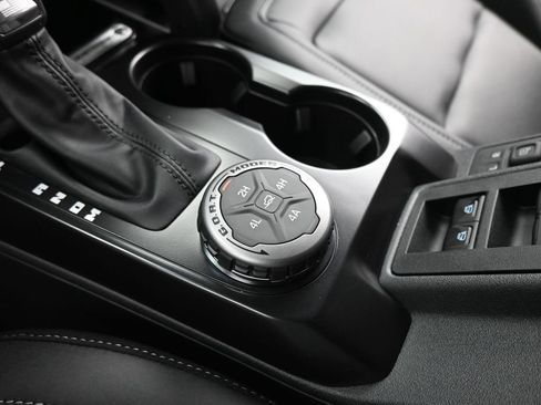 New 2025 Ford Bronco Badlands image 17