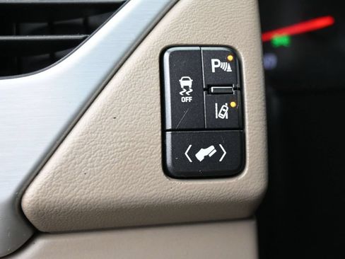 Used 2015 GMC Yukon XL SLT w/ Open Road Package RWD image 6