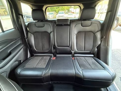 Used 2024 Jeep Grand Cherokee Altitude AWD/4WD image 16