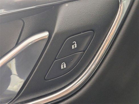 Certified 2023 GMC Yukon SLT image 10