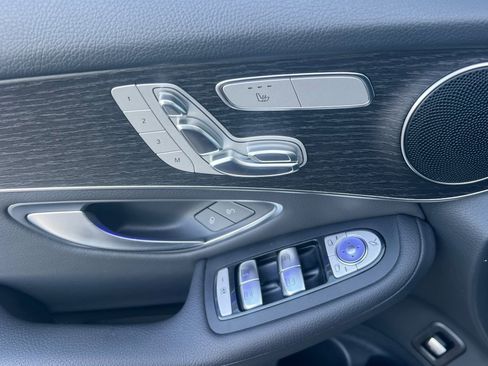 Used 2022 Mercedes-Benz GLC 300 4MATIC image 8