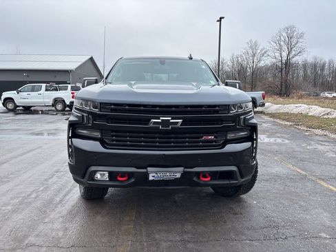 Used 2021 Chevrolet Silverado 1500 LT Trail Boss w/ Convenience Package II image 2