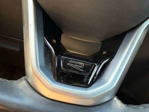 Used 2023 Volkswagen Atlas Cross Sport SEL Premium R-Line AWD/4WD image 17