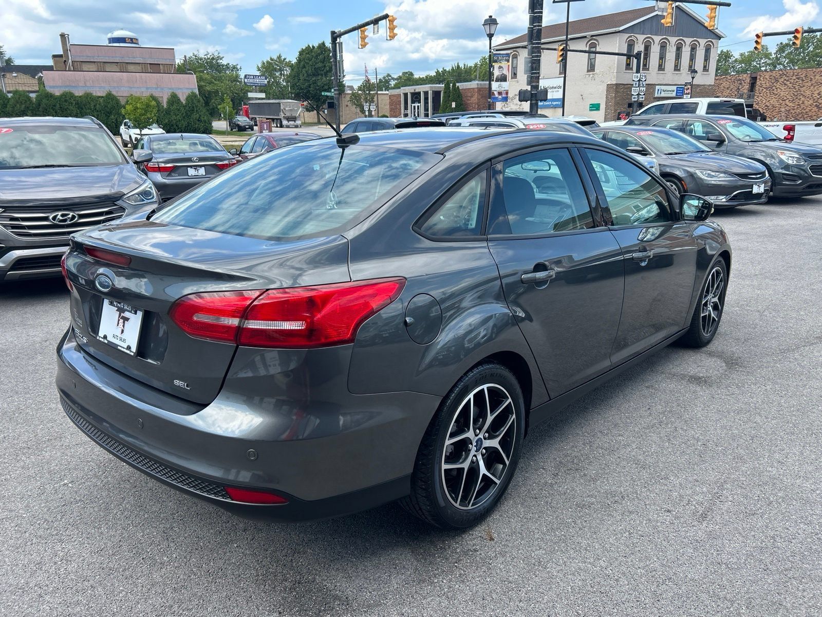 Used 2017 Ford Focus SEL FWD image 6