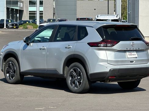 Used 2025 Nissan Rogue SV FWD image 6