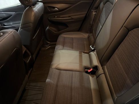 Used 2025 Buick Envista Preferred w/ Convenience II Package image 30