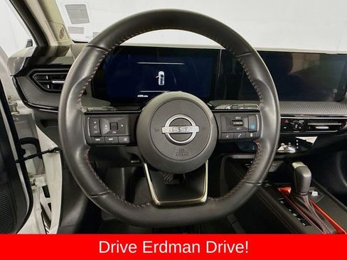 Used 2025 Nissan Kicks SR FWD image 11