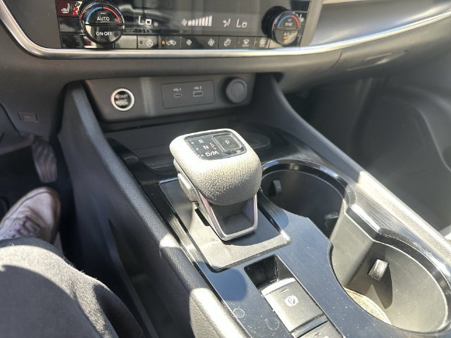 Used 2023 Nissan Rogue SV w/ SV Premium B Package AWD/4WD image 32