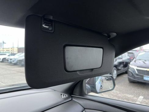 Certified 2023 Chevrolet Traverse LT w/ Rear Camera Mirror Package image 33