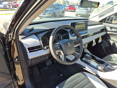 New 2026 Mitsubishi Outlander SE FWD image 49