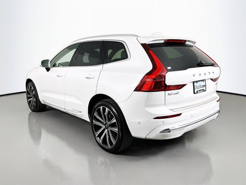 Used 2023 Volvo XC60 B6 Ultimate w/ Protection Package Premier image 5