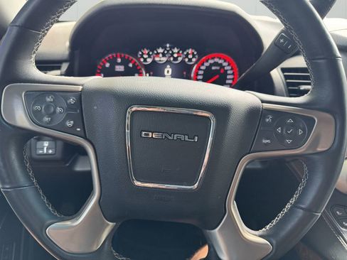 Used 2015 GMC Yukon Denali w/ Premium Package AWD/4WD image 14