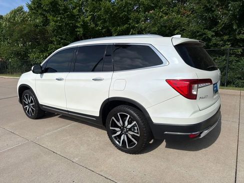 Used 2019 Honda Pilot Elite image 3